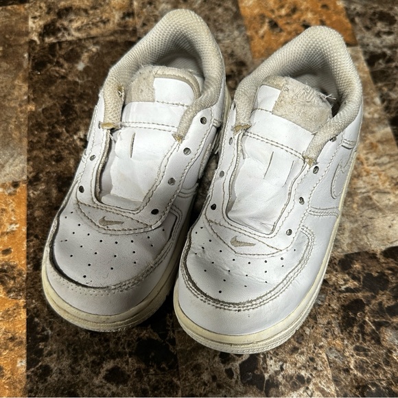 Toddler size 8 Air Force 1 - Picture 2 of 4